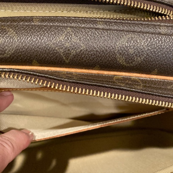 Louis Vuitton Monogram Reporter PM Messenger Shoulder Handbag - Picture 9 of 13